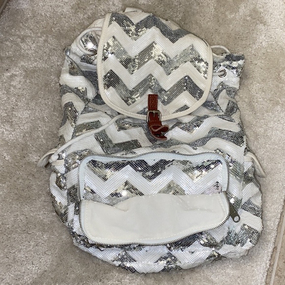 Victoria’s Secret PINK Silver and White Chevron Sequin Backpack - Picture 9 of 9